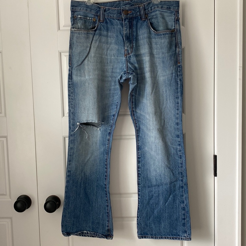 Gap Mens Premium Slim Boot cut distressed jeans 34/30
